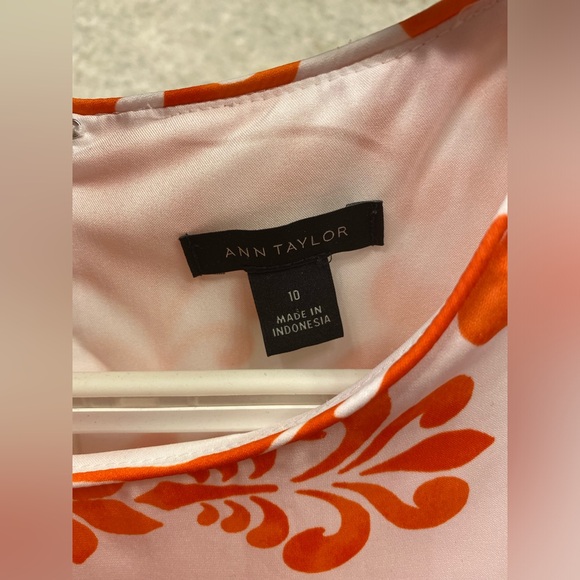 Ann Taylor sleeveless faux wrap knee length dress - Picture 2 of 3